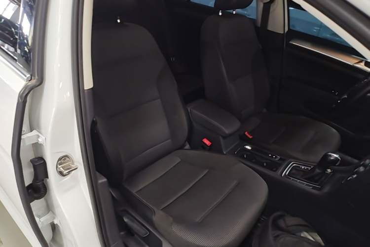 Used Volkswagen Golf 2020 Zhiai Edition 280TSI DSG Comfort Model Right Front Seat
