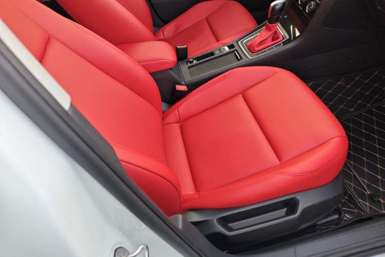 Used Volkswagen Golf 2020 200TSI DSG Comfortable and Ambitious Edition Right Front Seat