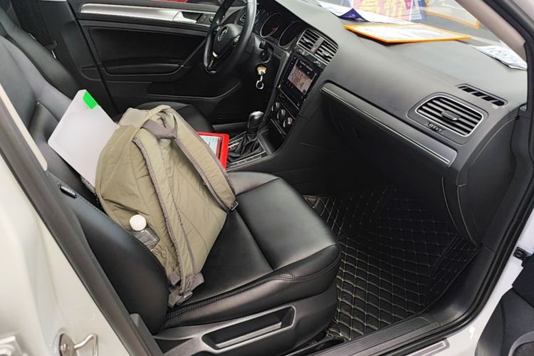Used Volkswagen Golf 2020 200TSI DSG Comfortable and Ambitious Edition Right Front Seat