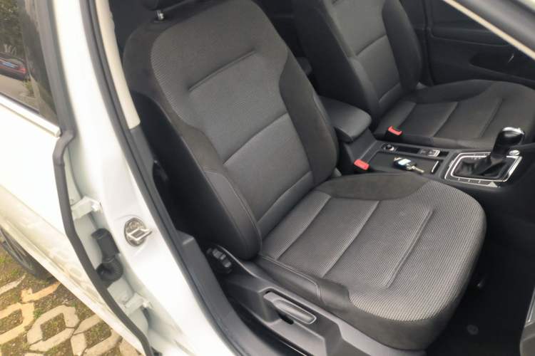 Used Volkswagen Golf 2020 Zhiai Edition 280TSI DSG Comfort Model Right Front Seat
