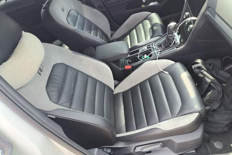 Used Volkswagen Golf 2020 Charming Edition 280TSI DSG R-Line Right Front Seat