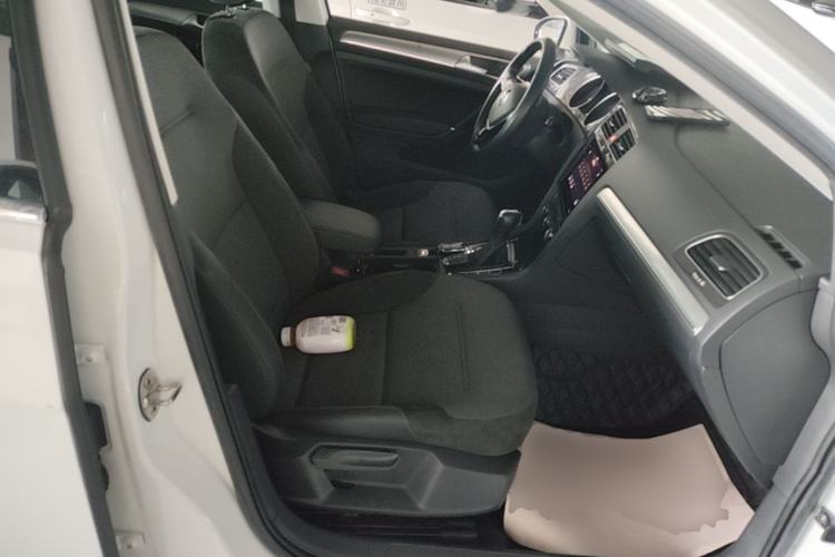 Used Volkswagen Golf 2020 Zhiai Edition 280TSI DSG Comfort Model Right Front Seat