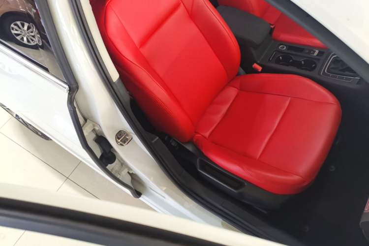 Used Volkswagen Golf 2020 200TSI DSG Comfortable and Ambitious Edition Right Front Seat