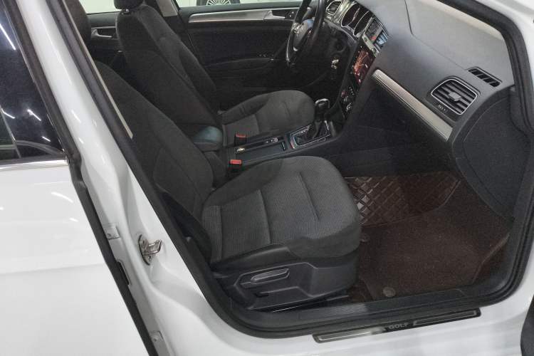 Used Volkswagen Golf 2020 280TSI DSG Comfort Version Right Front Seat