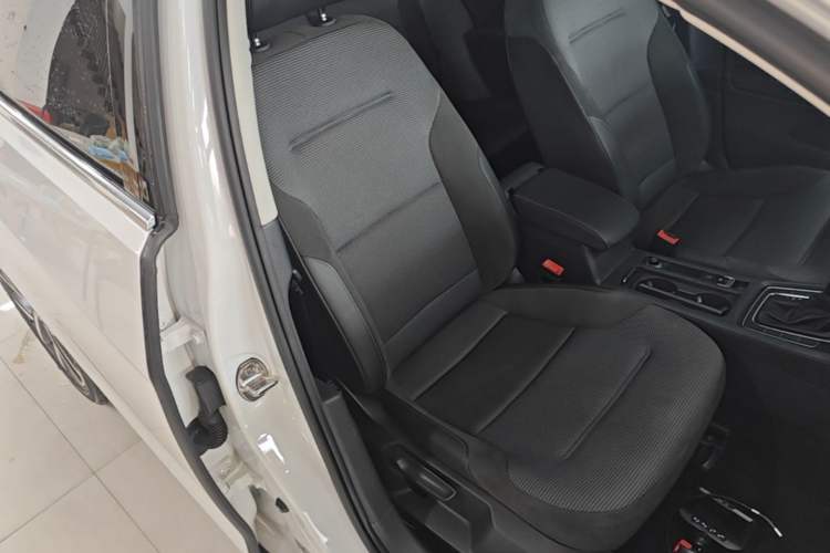 Used Volkswagen Golf 2020 280TSI DSG Comfort Version Right Front Seat