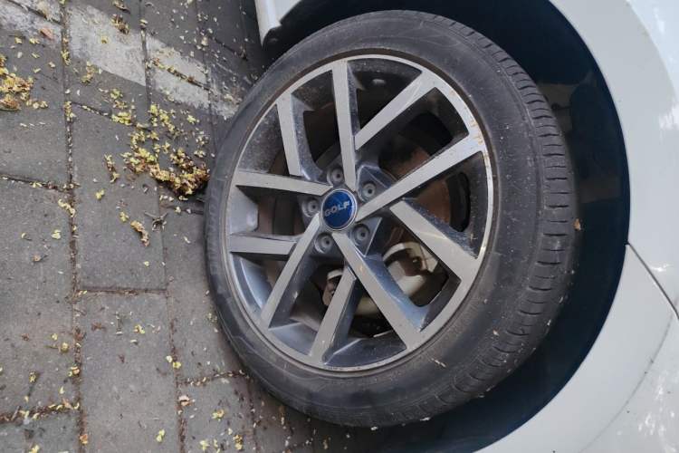 Used Volkswagen Golf 2020 280TSI DSG Luxury Edition Right Front Wheel Hub