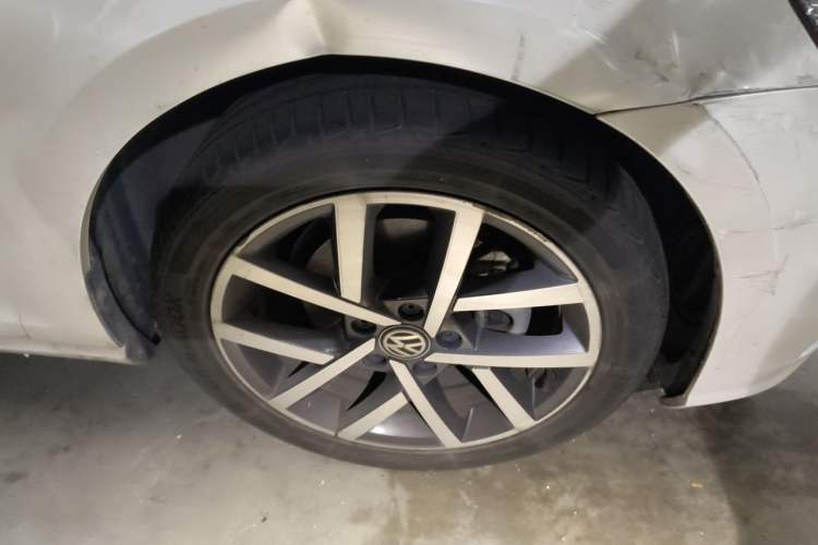 Used Volkswagen Golf 2020 Zhiai Edition 280TSI DSG Luxury Model Right Front Wheel Hub