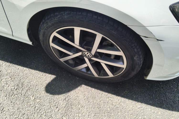Used Volkswagen Golf 2020 280TSI DSG Comfort Version Right Front Wheel Hub