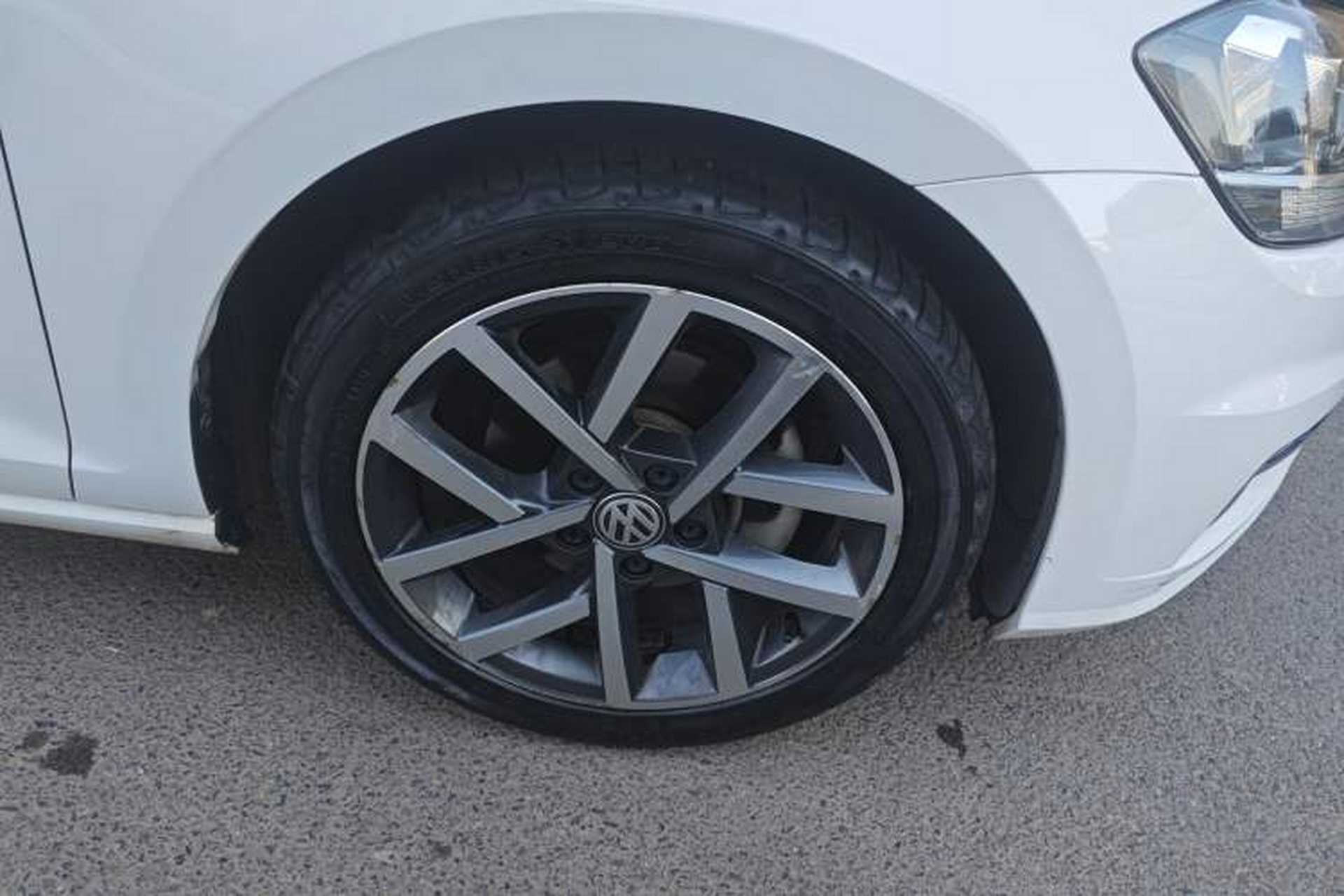 Used Volkswagen Golf 2020 Zhiai Edition 200TSI DSG Comfortable & Ambitious Version Right Front Wheel Hub