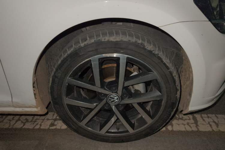 Used Volkswagen Golf 2020 280TSI DSG Comfort Version Right Front Wheel Hub