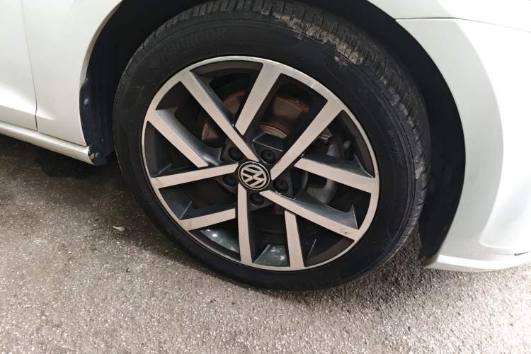 Used Volkswagen Golf 2020 280TSI DSG Comfort Version Right Front Wheel Hub
