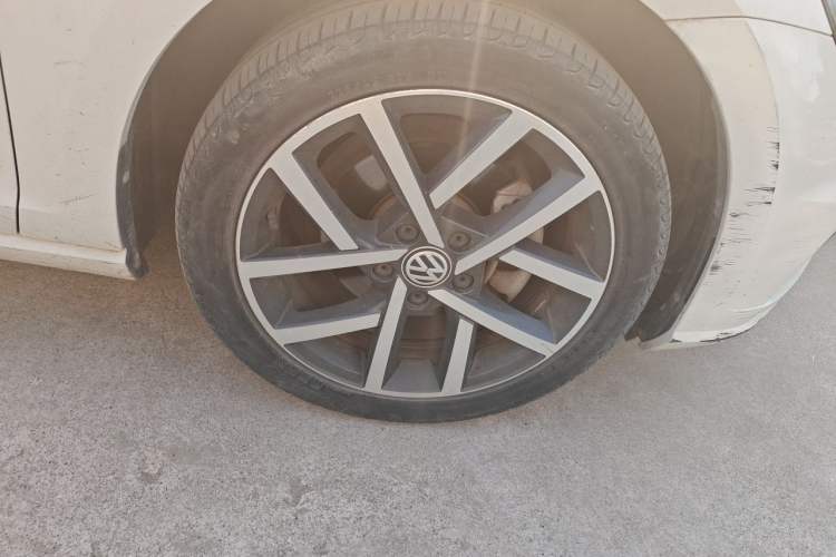 Used Volkswagen Golf 2020 200TSI DSG Comfortable and Ambitious Edition Right Front Wheel Hub