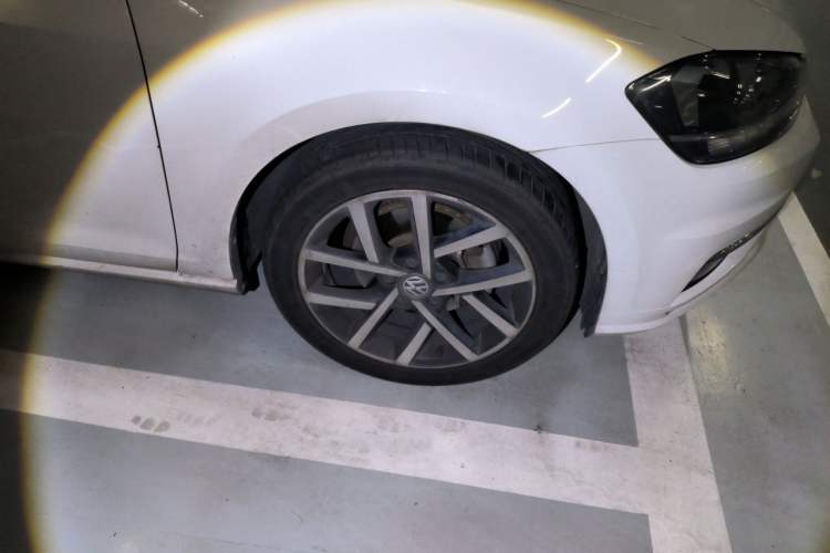 Used Volkswagen Golf 2020 280TSI DSG Comfort Version Right Front Wheel Hub
