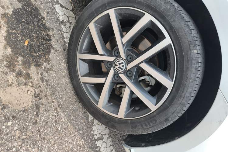 Used Volkswagen Golf 2020 200TSI DSG Comfortable and Ambitious Edition Right Front Wheel Hub