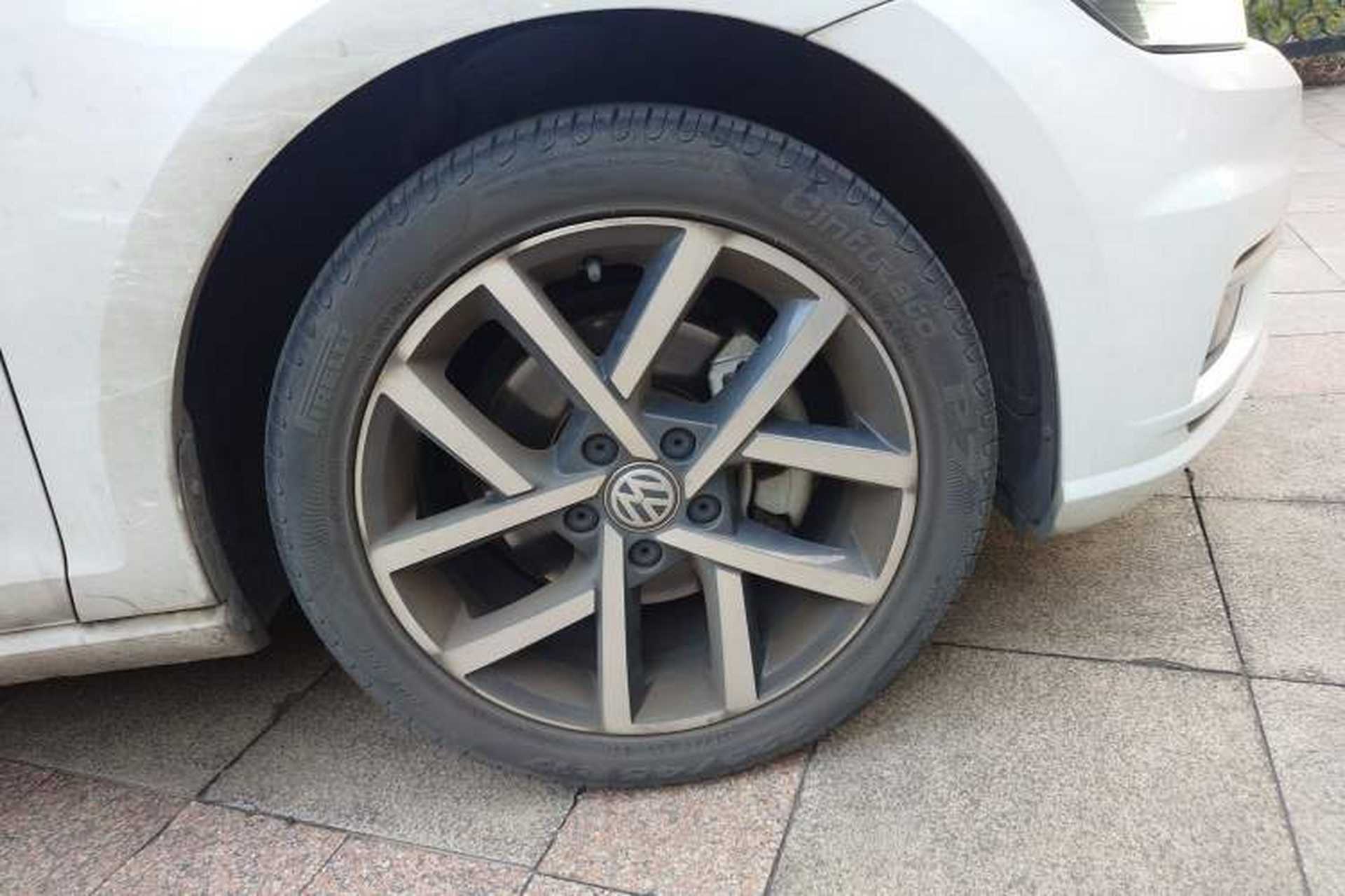 Used Volkswagen Golf 2020 280TSI DSG Comfort Version Right Front Wheel Hub
