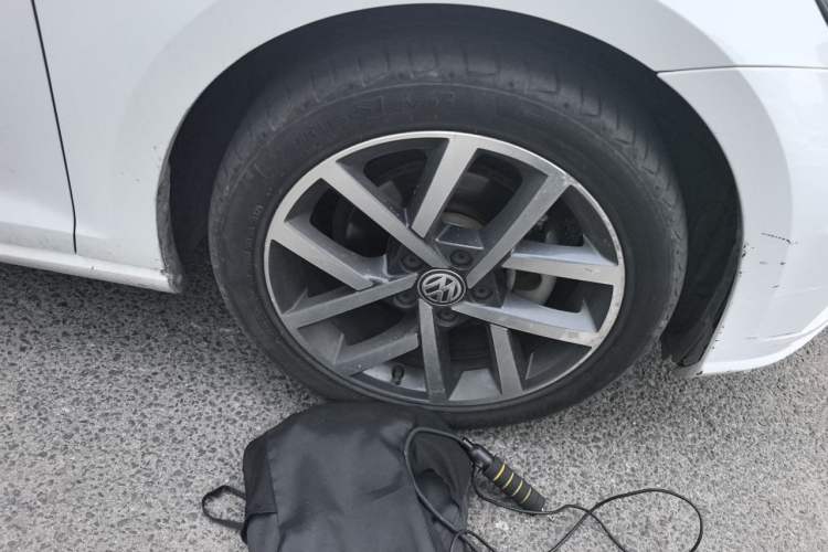 Used Volkswagen Golf 2020 Zhiai Edition 280TSI DSG Comfort Model Right Front Wheel Hub
