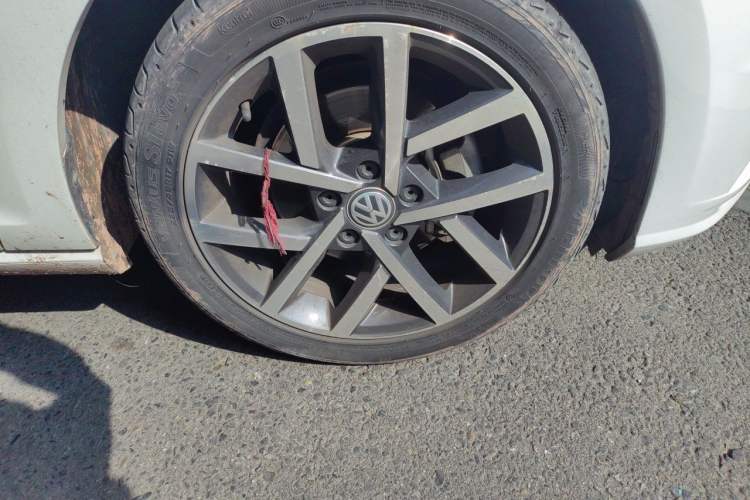 Used Volkswagen Golf 2020 280TSI DSG Comfort Version Right Front Wheel Hub