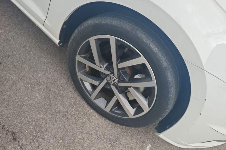 Used Volkswagen Golf 2020 Zhiai Edition 280TSI DSG Luxury Model Right Front Wheel Hub