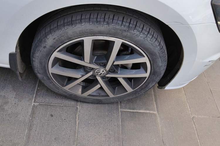 Used Volkswagen Golf 2020 200TSI DSG Comfortable and Ambitious Edition Right Front Wheel Hub