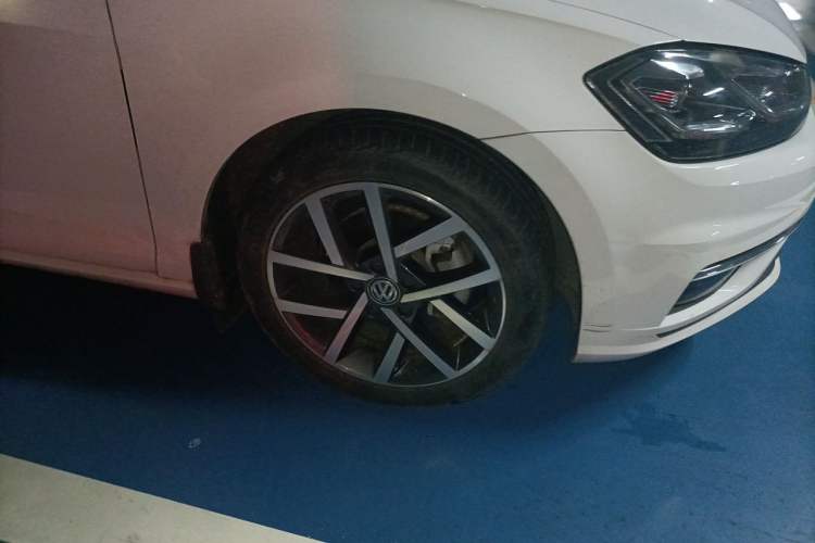 Used Volkswagen Golf 2020 280TSI DSG Luxury Edition Right Front Wheel Hub