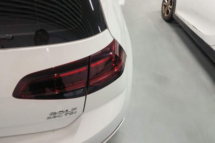 Used Volkswagen Golf 2020 Zhiai Edition 280TSI DSG Luxury Model Right Rear Taillight