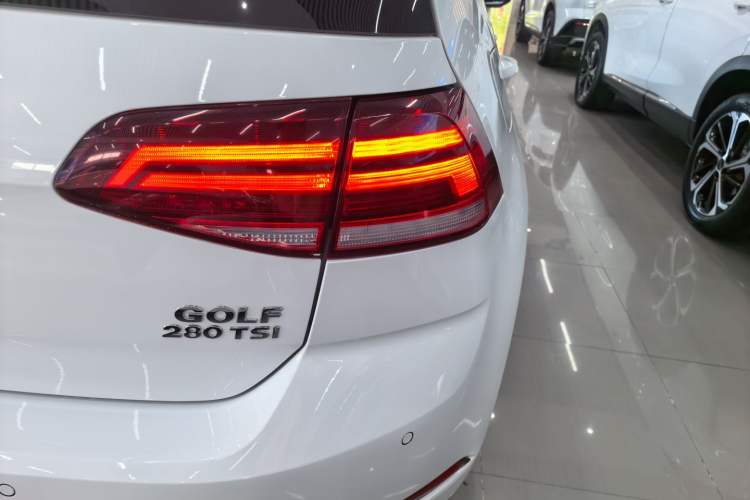 Used Volkswagen Golf 2020 Zhiai Edition 280TSI DSG Comfort Model Right Rear Taillight