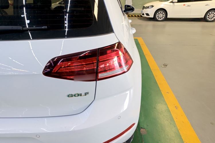 Used Volkswagen Golf 2020 Zhiai Edition 200TSI DSG Comfortable & Ambitious Version Right Rear Taillight
