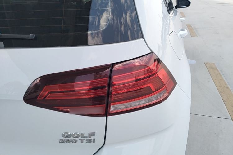Used Volkswagen Golf 2020 Zhiai Edition 280TSI DSG Comfort Model Right Rear Taillight