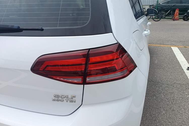Used Volkswagen Golf 2020 Zhiai Edition 280TSI DSG Comfort Model Right Rear Taillight