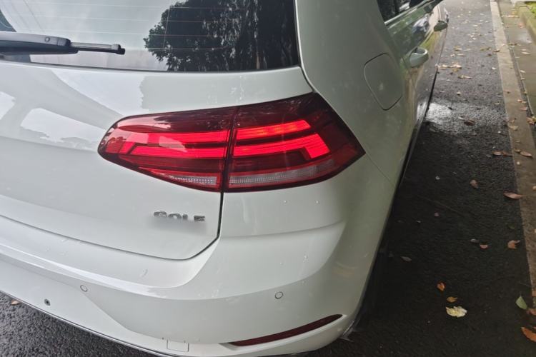 Used Volkswagen Golf 2020 Zhiai Edition 200TSI DSG Comfortable & Ambitious Version Right Rear Taillight