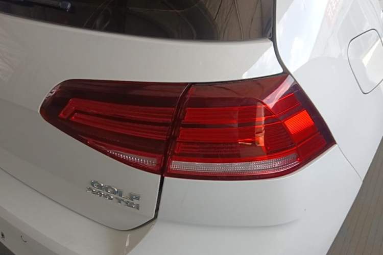 Used Volkswagen Golf 2020 Zhiai Edition 280TSI DSG Comfort Model Right Rear Taillight