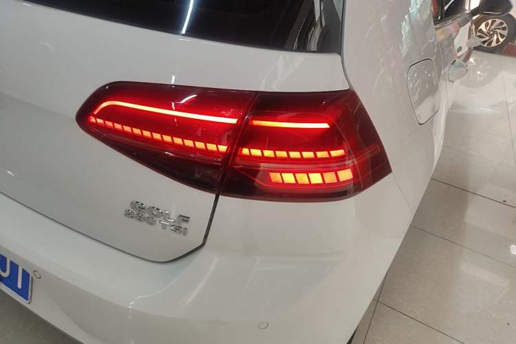 Used Volkswagen Golf 2020 Zhiai Edition 280TSI DSG Luxury Model Right Rear Taillight