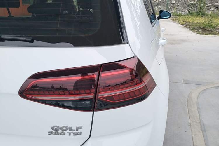 Used Volkswagen Golf 2020 Charming Edition 280TSI DSG R-Line Right Rear Taillight
