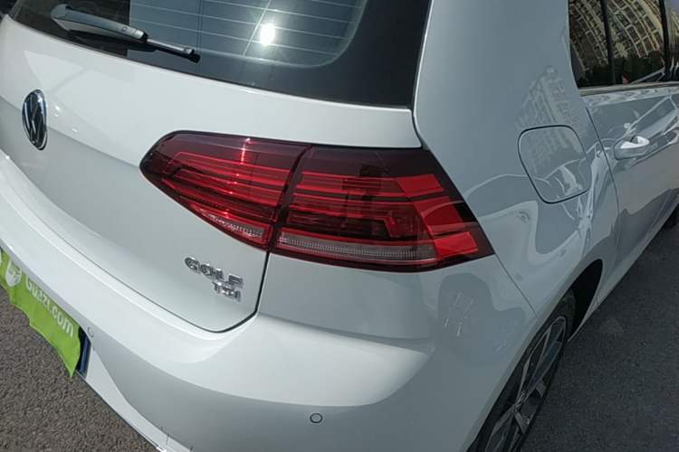 Used Volkswagen Golf 2020 Zhiai Edition 200TSI DSG Comfortable & Ambitious Version Right Rear Taillight