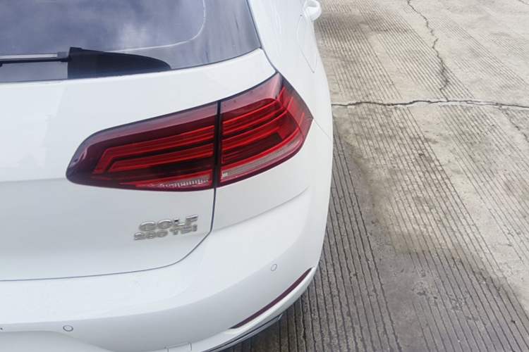 Used Volkswagen Golf 2020 Zhiai Edition 280TSI DSG Comfort Model Right Rear Taillight