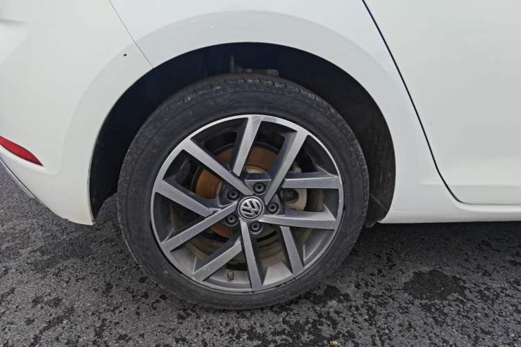 Used Volkswagen Golf 2020 280TSI DSG Luxury Edition Right Rear Wheel Hub