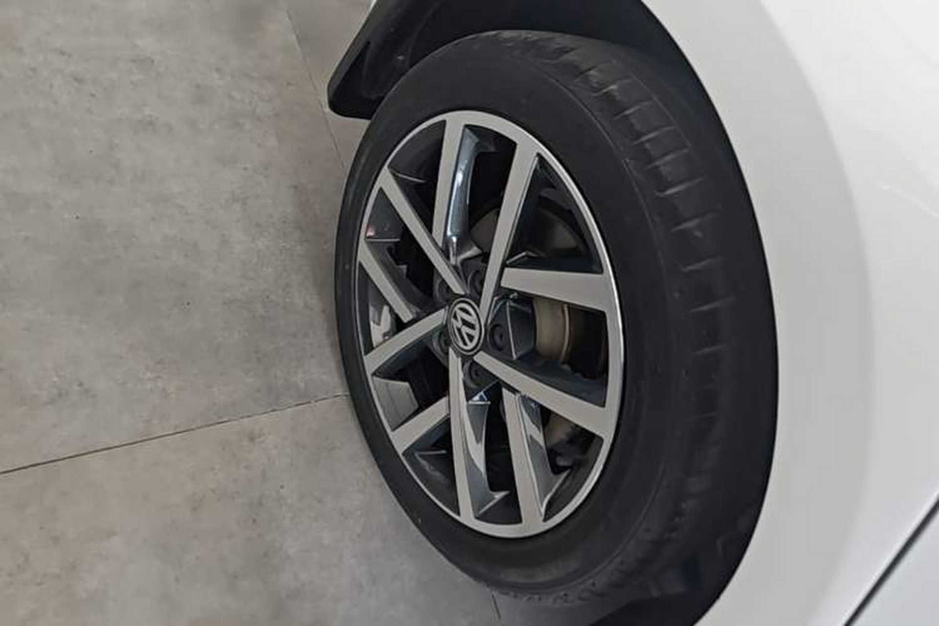 Used Volkswagen Golf 2020 Zhiai Edition 280TSI DSG Comfort Model Right Rear Wheel Hub