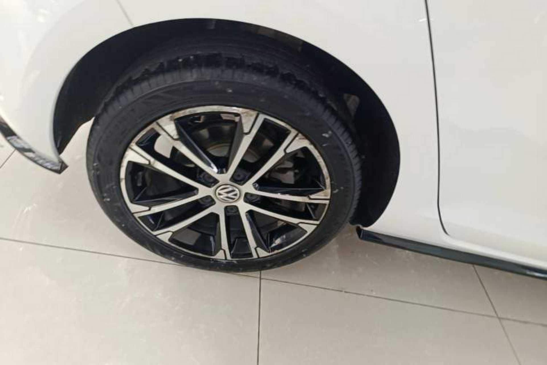 Used Volkswagen Golf 2020 Charming Edition 280TSI DSG R-Line Right Rear Wheel Hub