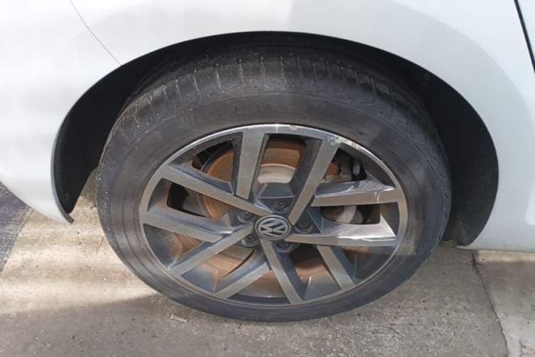 Used Volkswagen Golf 2020 280TSI DSG Comfort Version Right Rear Wheel Hub