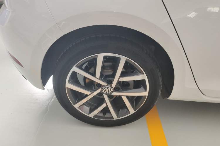 Used Volkswagen Golf 2020 280TSI DSG Luxury Edition Right Rear Wheel Hub