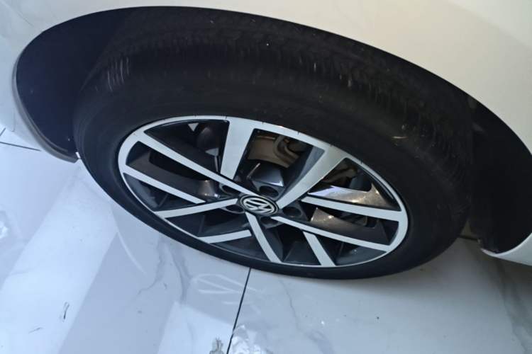 Used Volkswagen Golf 2020 200TSI DSG Comfortable and Ambitious Edition Right Rear Wheel Hub