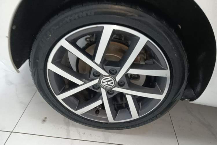 Used Volkswagen Golf 2020 280TSI DSG Luxury Edition Right Rear Wheel Hub