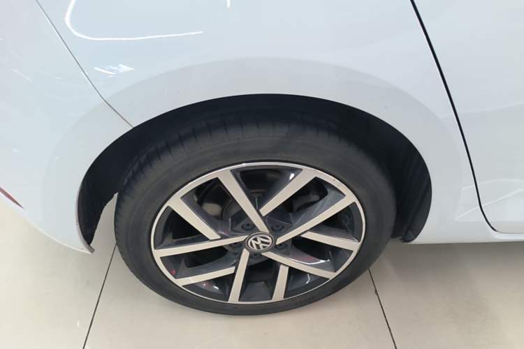 Used Volkswagen Golf 2020 280TSI DSG Luxury Edition Right Rear Wheel Hub