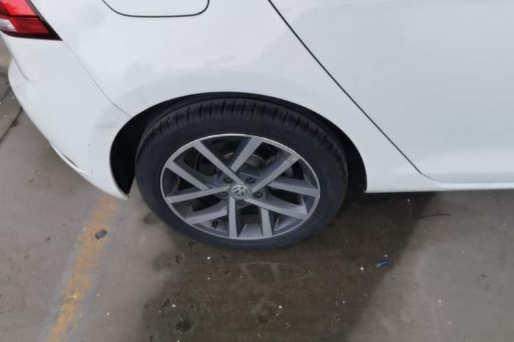 Used Volkswagen Golf 2020 Zhiai Edition 280TSI DSG Comfort Model Right Rear Wheel Hub
