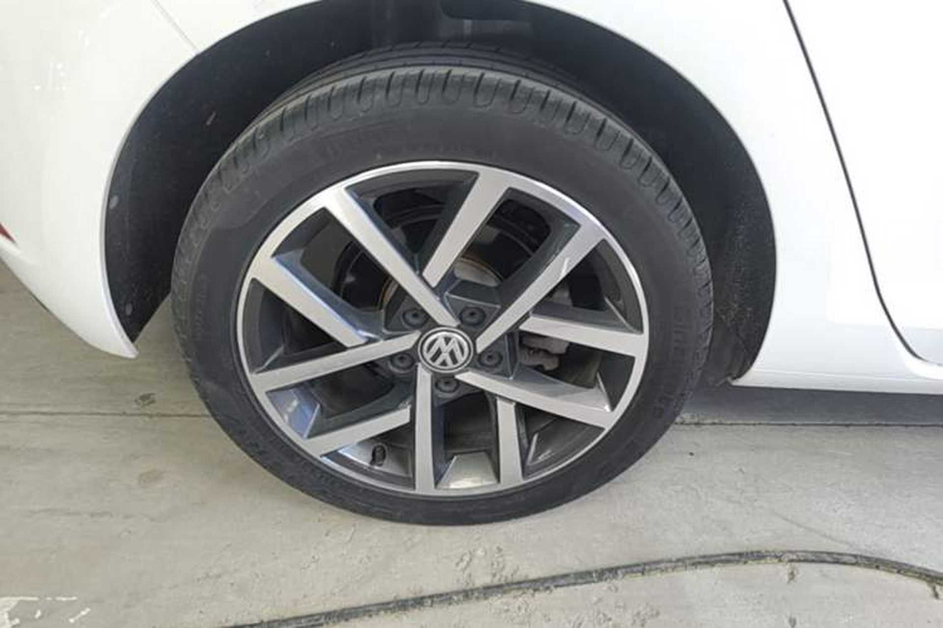 Used Volkswagen Golf 2020 280TSI DSG Comfort Version Right Rear Wheel Hub