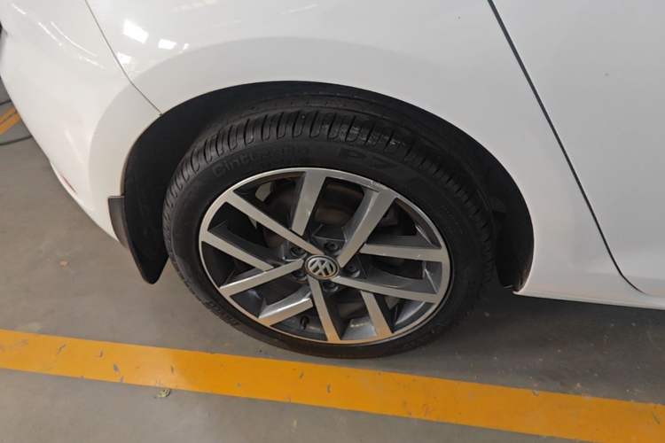 Used Volkswagen Golf 2020 280TSI DSG Comfort Version Right Rear Wheel Hub