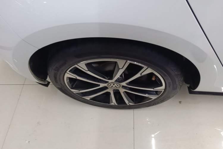 Used Volkswagen Golf 2020 Charming Edition 280TSI DSG R-Line Right Rear Wheel Hub