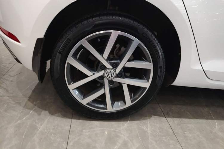 Used Volkswagen Golf 2020 200TSI DSG Comfortable and Ambitious Edition Right Rear Wheel Hub