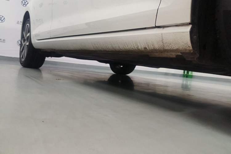 Used Volkswagen Golf 2020 Zhiai Edition 280TSI DSG Luxury Model Right Side Sill