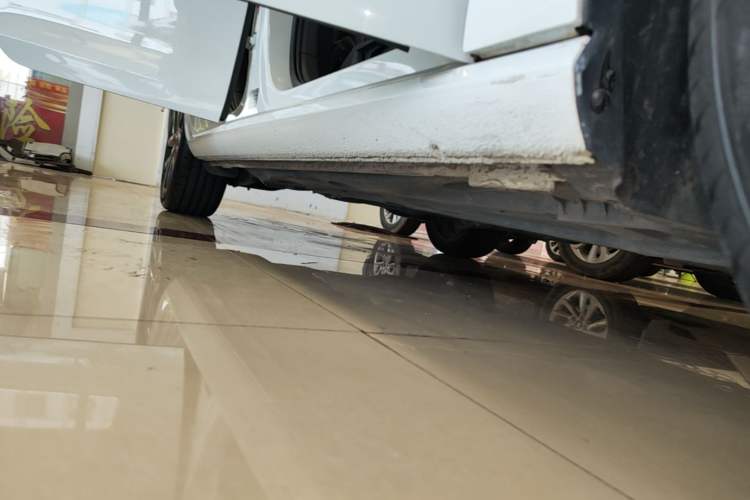 Used Volkswagen Golf 2020 Zhiai Edition 280TSI DSG Comfort Model Right Side Sill